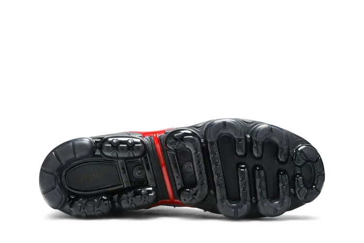 Кроссовки Nike Air VaporMax Plus 'University Red'