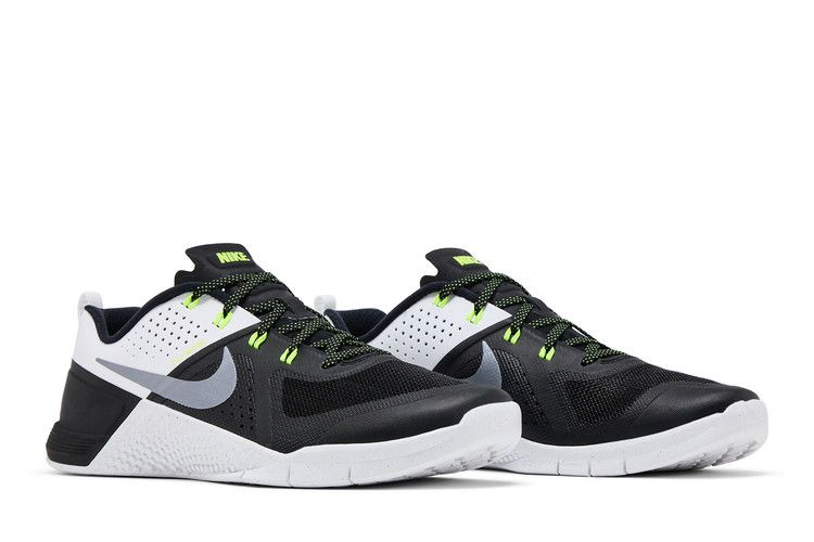 metcon-1-og-black-white-volt-fq1854-002_07