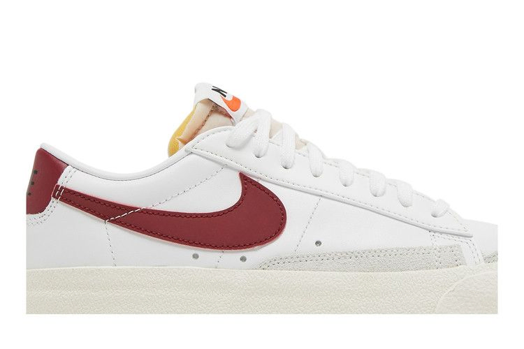 Кроссовки Nike Wmns Blazer Low '77 'White Team Red'