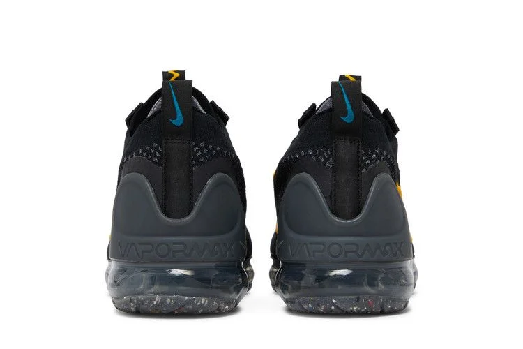 Кроссовки Nike Air VaporMax 2021 Flyknit 'Black University Gold'