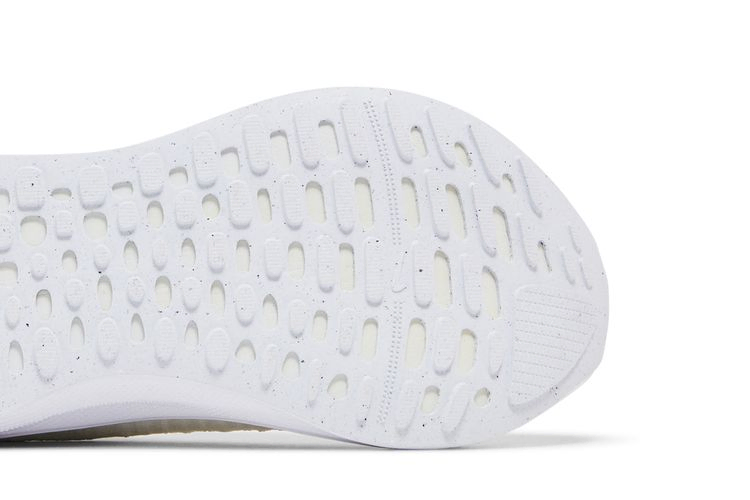 wmns-reactx-infinity-run-4-triple-white-dr2670-103_04