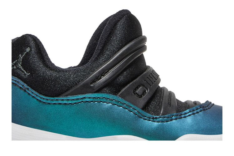 jordan-11-retro-little-flex-td-black-iridescent-bq7102-009_01