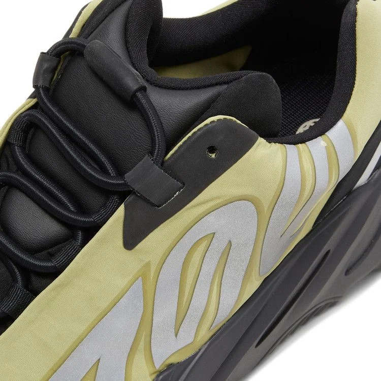 Krossovki-adidas-Mens-Yeezy-Boost-700-MNVN-Resin-9