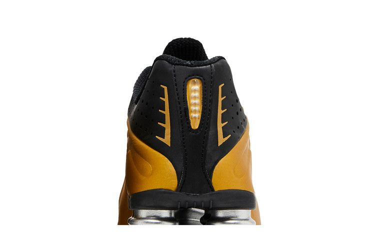 Кроссовки Nike Wmns Shox R4 'Black Metallic Gold'