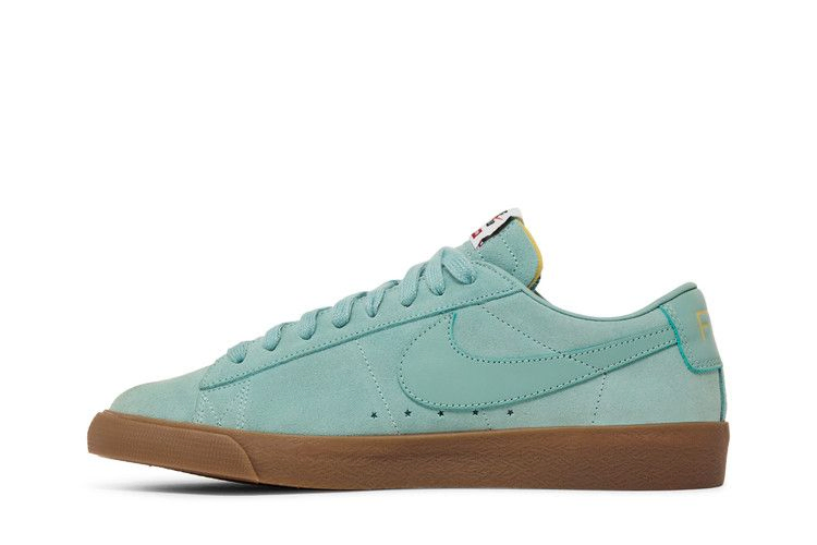 supreme-x-sb-blazer-low-gt-qs-cannon-716890-009_02
