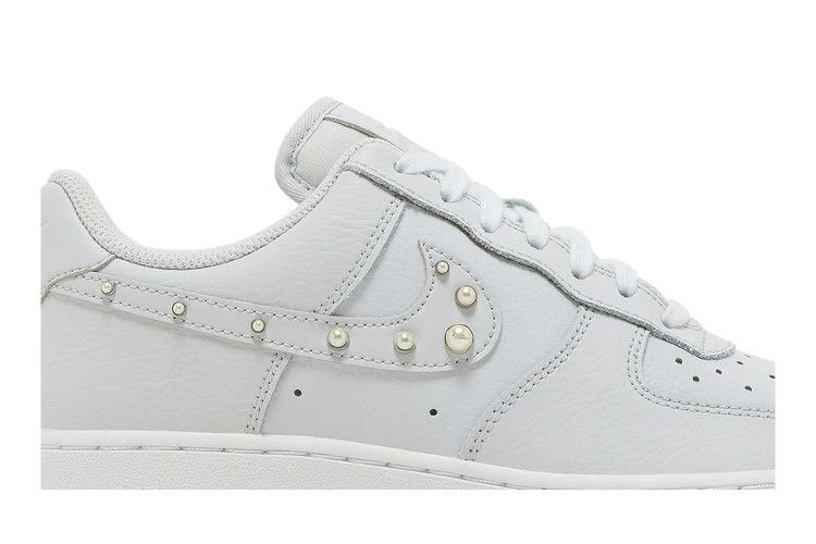 Кроссовки Nike Wmns Air Force 1 07 SE 'Pearl Swoosh - Pure Platinum'