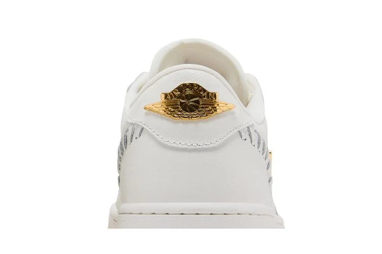 Кроссовки Wmns Air Jordan 1 Low Method of Make 'Sail Metallic Gold'