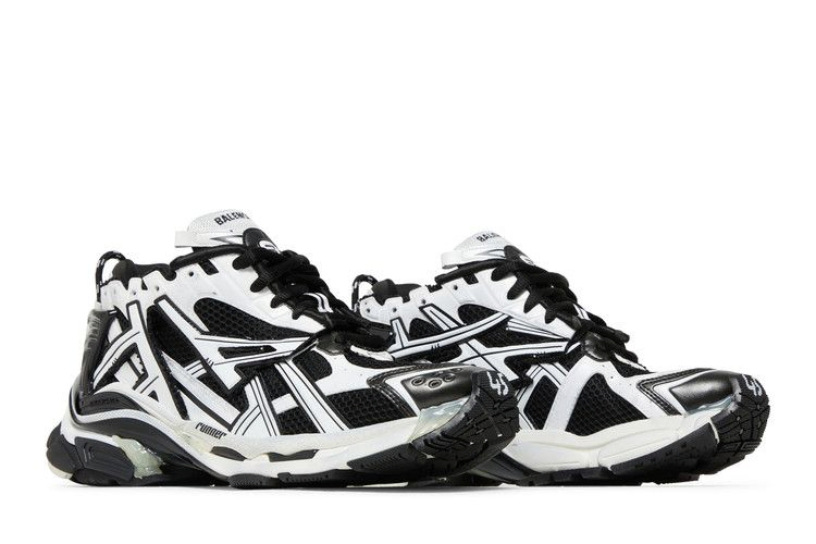 balenciaga-runner-sneaker-black-white-677403-w3rb2-9010_07