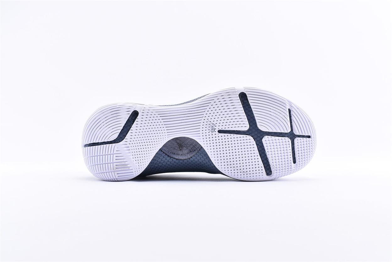 Under-Armour-Curry-6-International-Boulevard-2