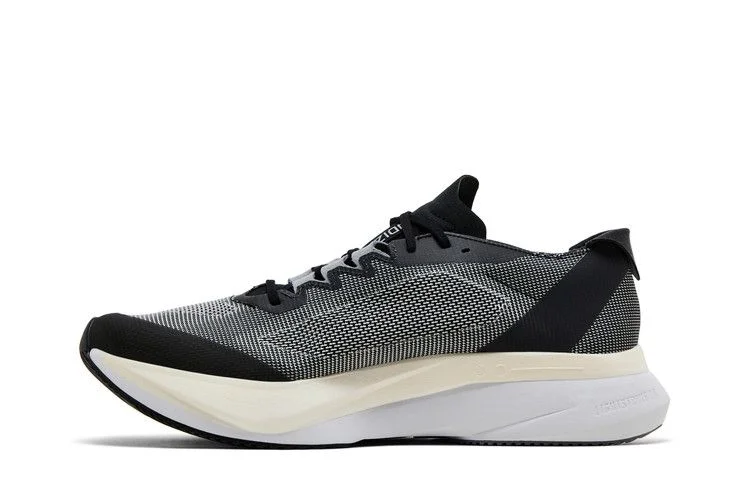 Krossovki-adidas-Adizero-Boston-12-Black-White-2
