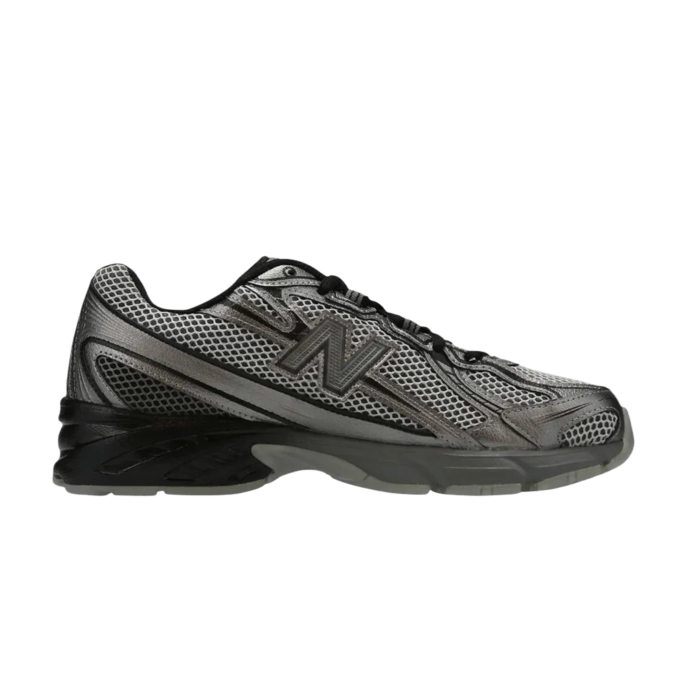Krossovki-New-Balance-740-Metallic-Silver-Black