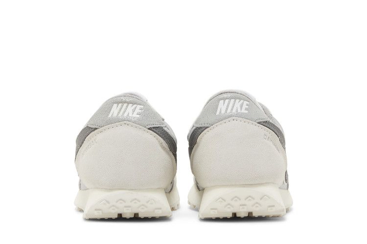 wmns-daybreak-se-light-smoke-grey-dn3399-001_05