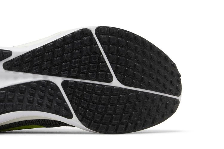 Кроссовки Nike Vomero 17 'Black Volt'