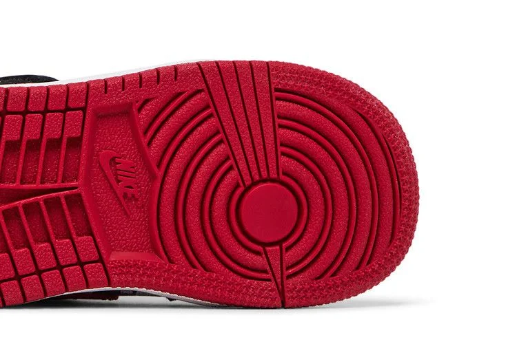 Krossovki-Air-Jordan-1-Mid-SE-TD-Newspaper-Air-Times-4