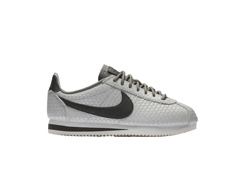 Кроссовки Nike Wmns Classic Cortez SE 'Metallic Silver'
