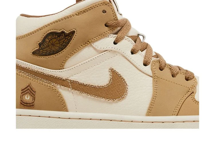 Krossovki-Air-Jordan-1-Retro-Armed-Forces-1-1