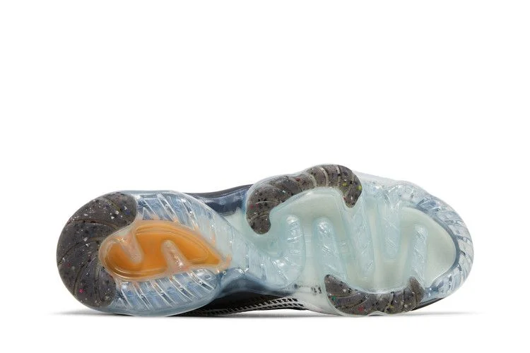Krossovki-Nike-Air-VaporMax-2021-Flyknit-GS-White-Kumquat-2