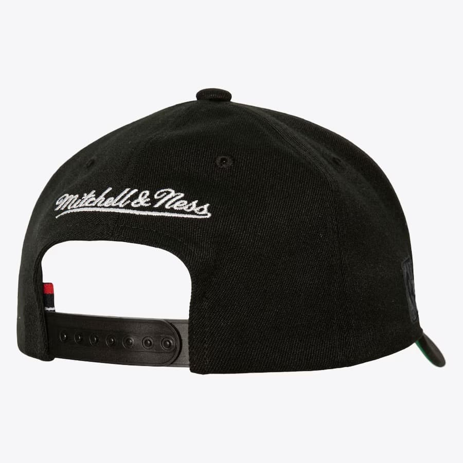 Mitchell-Ness-Black-Chicago-Bulls-SUGA-x-NBA-Glitch-Snapback-Hat-1