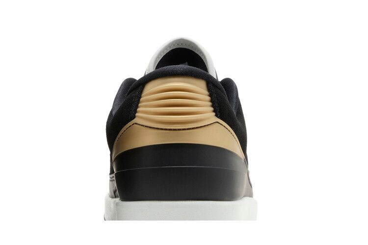 wmns-air-jordan-2-retro-low-black-metallic-gold-dx4401-001_06