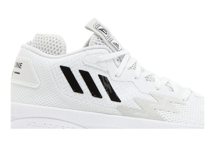 Krossovki-adidas-Dame-8-Admit-One-Cloud-White-1