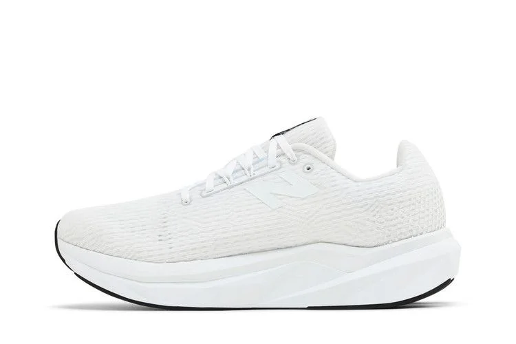Krossovki-New-Balance-FuelCell-Propel-v5-White-Black-2
