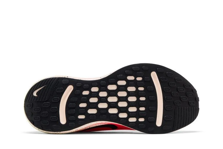 Krossovki-Nike-Wmns-Journey-Run-Hot-Punch-3