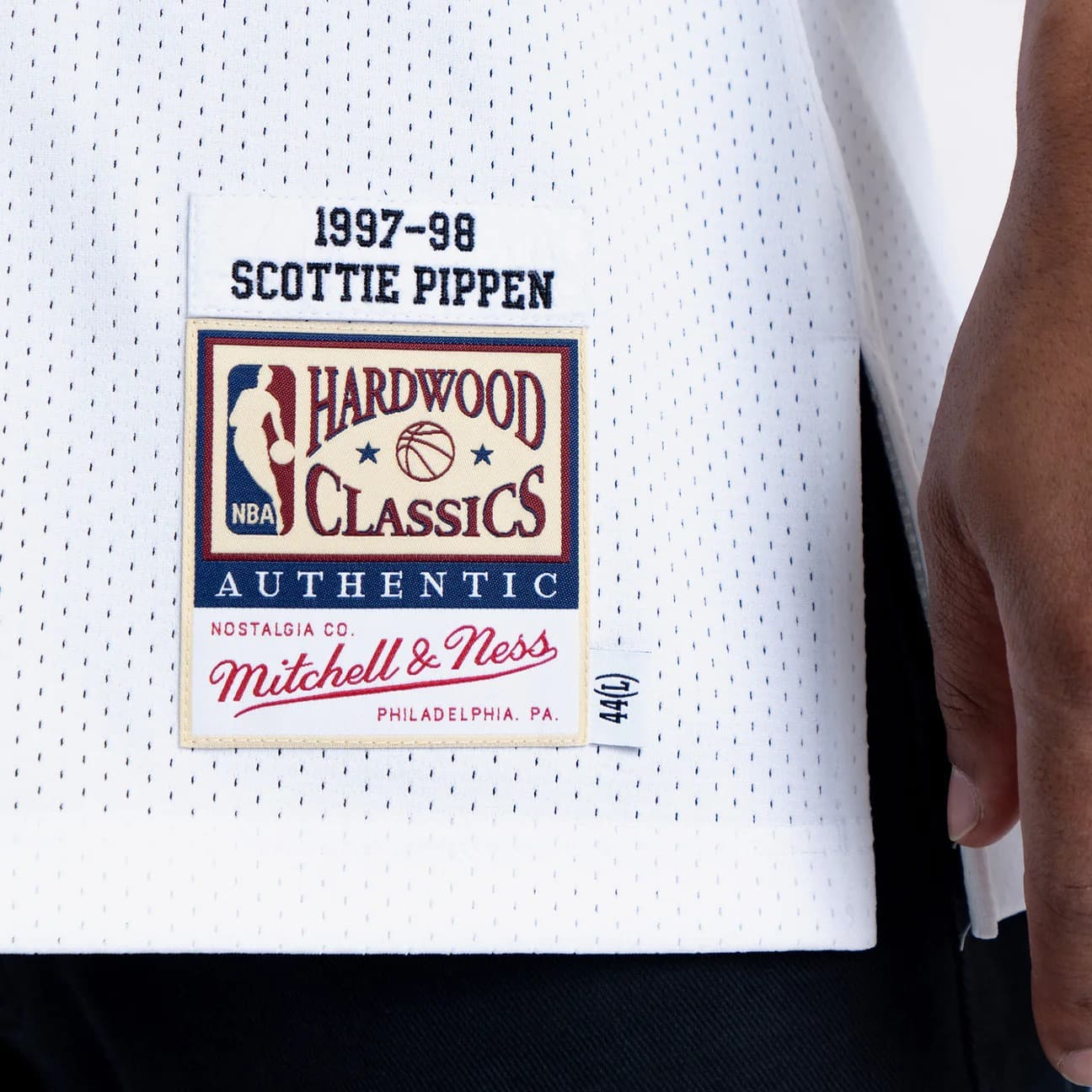 Баскетбольная джерси 1997-1998 Chicago Bulls Scottie Pippen #33 Authentic Finals Hardwood Classic White Jersey