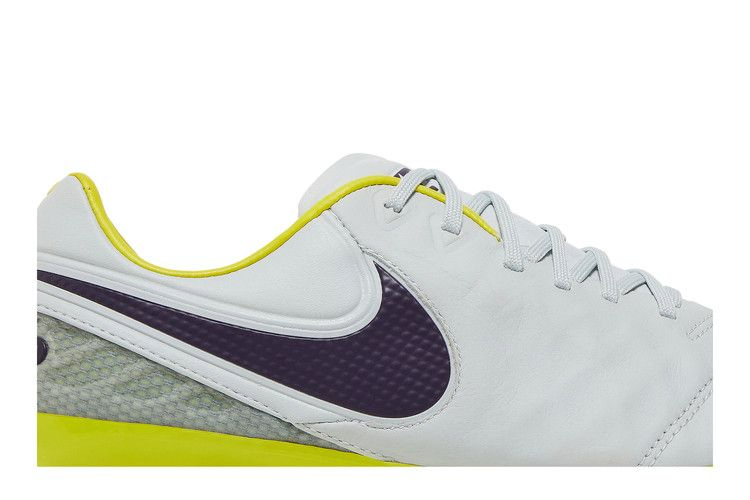 Кроссовки Nike Wmns Tiempo Legend 6 SG Pro ACC 'Pure Platinum'