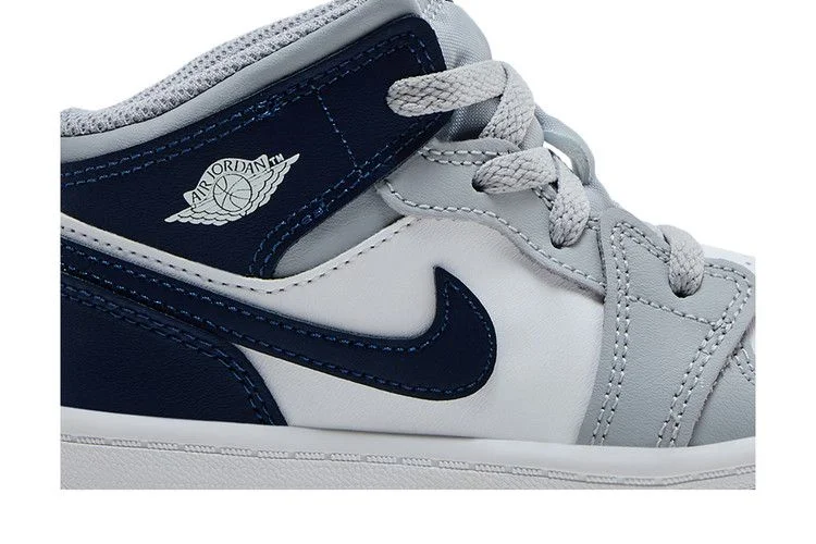 Krossovki-Air-Jordan-1-Mid-TD-Wolf-Grey-Midnight-Navy-1