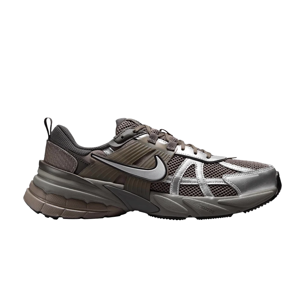 Кроссовки Nike V2K Run 'Cave Stone Metallic Silver'
