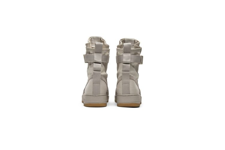 Кроссовки Nike SF Air Force 1 'String'
