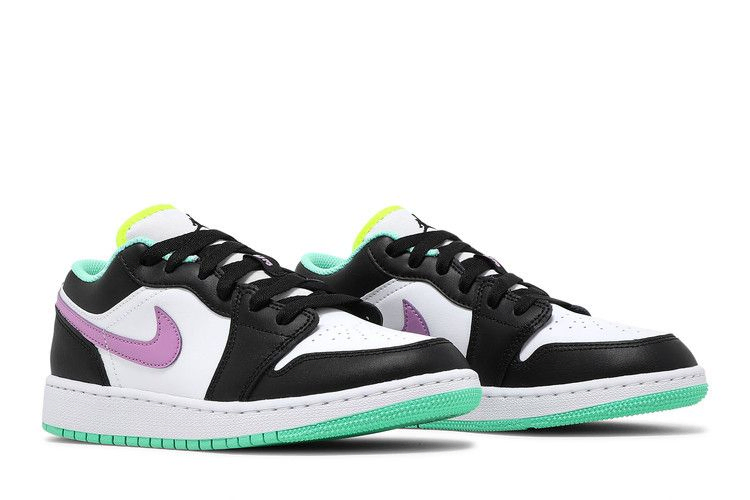 air-jordan-1-low-gs-white-violet-shock-553560-151_07