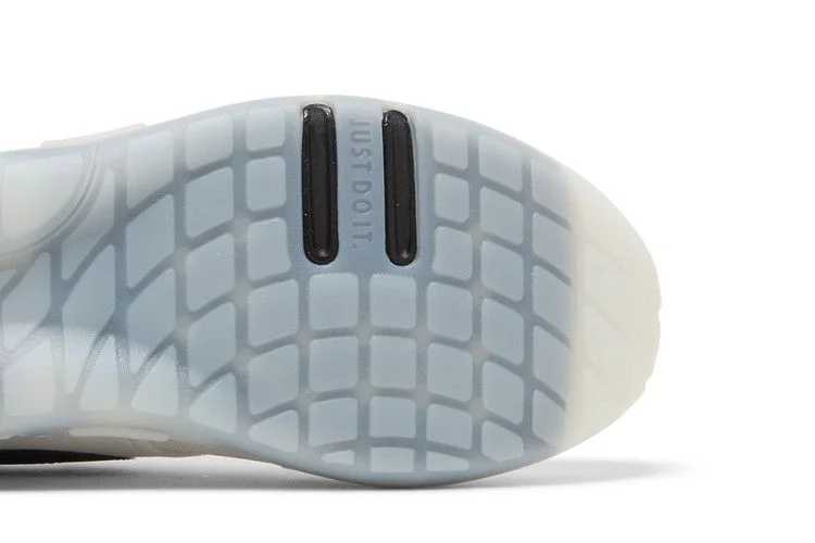 Krossovki-Nike-Air-Max-Motif-GS-White-Black-4
