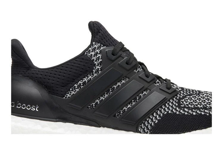 Krossovki-adidas-UltraBoost-1.0-Limited-Reflective-2015-1