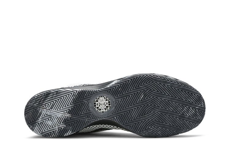 kyrie-1-bhm_03