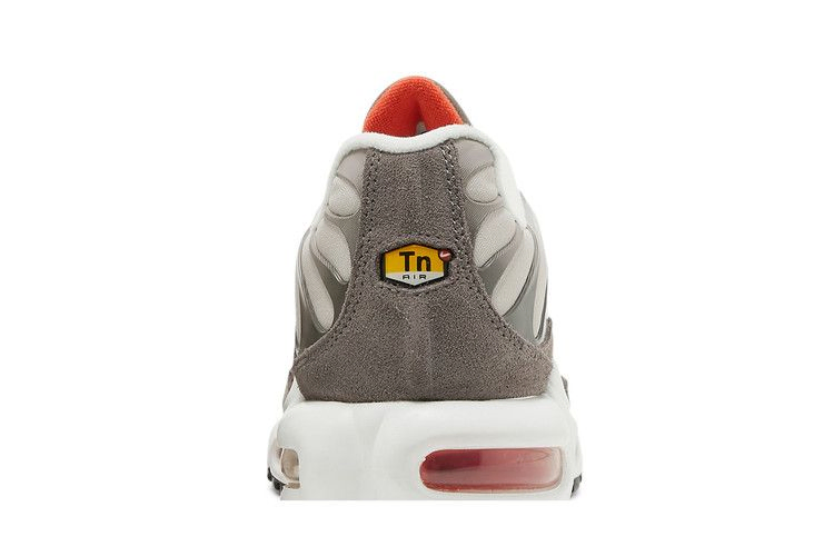 air-max-plus-first-use-db0681-200_06