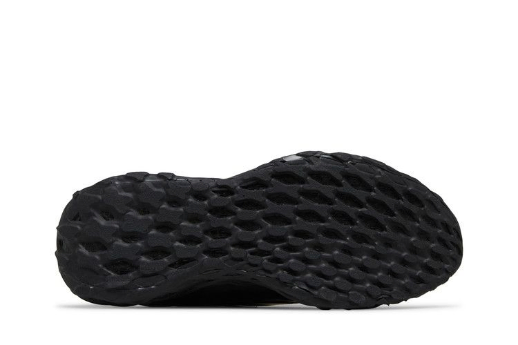 web-boost-black-blue-metallic-hq6995_03