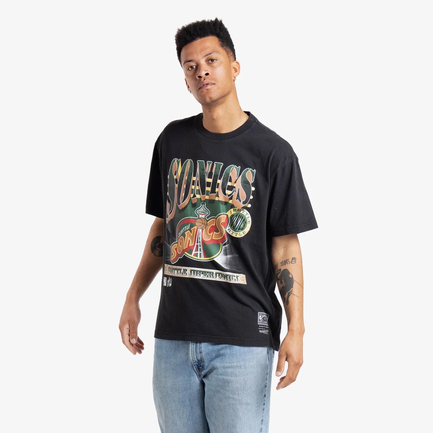 Mitchell-Ness-Seattle-Supersonics-In-The-Spotlight-Vintage-Hardwood-Classics-NBA-T-Shirt-1