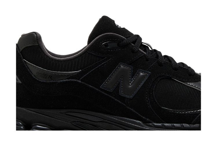 Кроссовки New Balance 2002R 'Black Cat'