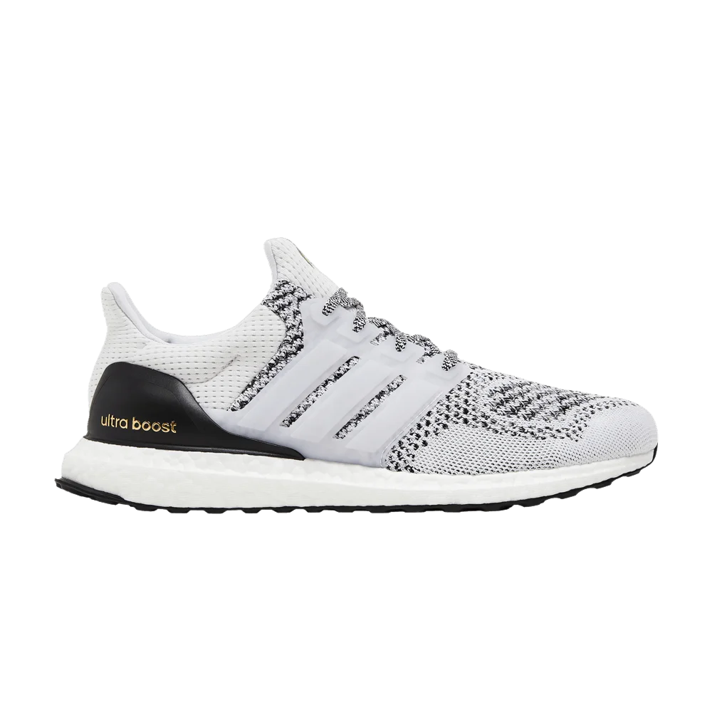 Krossovki-adidas-UltraBoost-1.0-DNA-White-Black