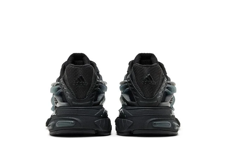 Krossovki-Pharrell-x-VIRGINIA-x-adidas-Adistar-Jellyfish-Triple-Black-5