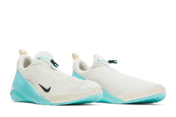 wmns-react-metcon-light-cream-aurora-green-bq6046-203_07