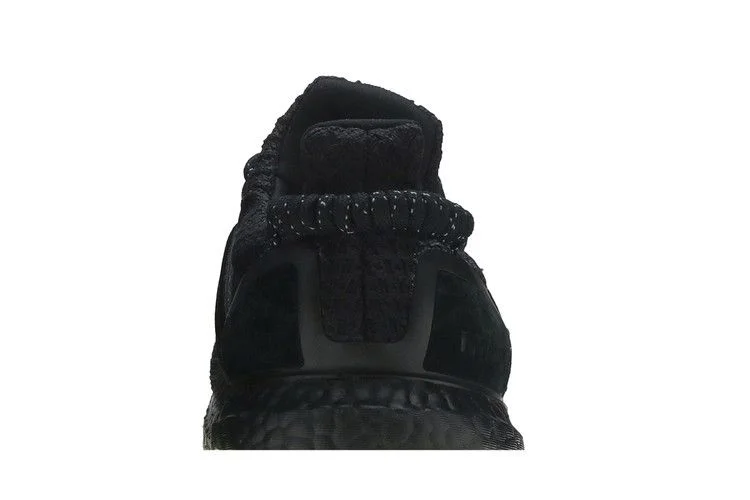 Кроссовки Ivy Park x adidas UltraBoost 'Black Hi-Res Yellow'