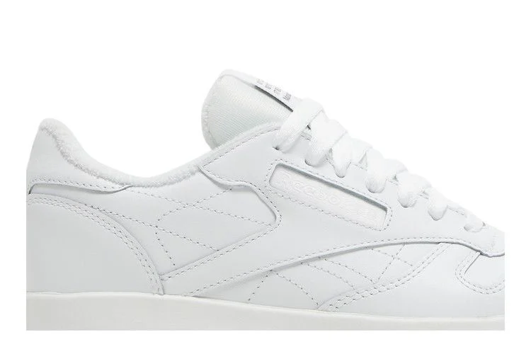 Krossovki-Maison-Margiela-x-Reebok-Wmns-Classic-Leather-Tabi-White-1