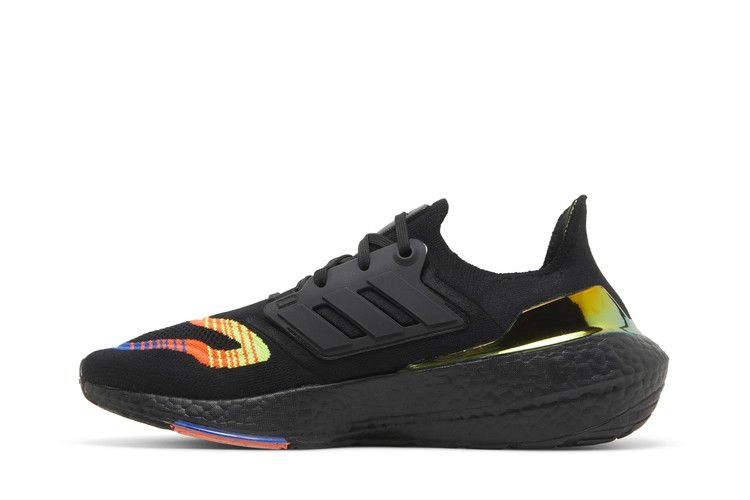 ultraboost-22-linear-energy-black-hq0965_02