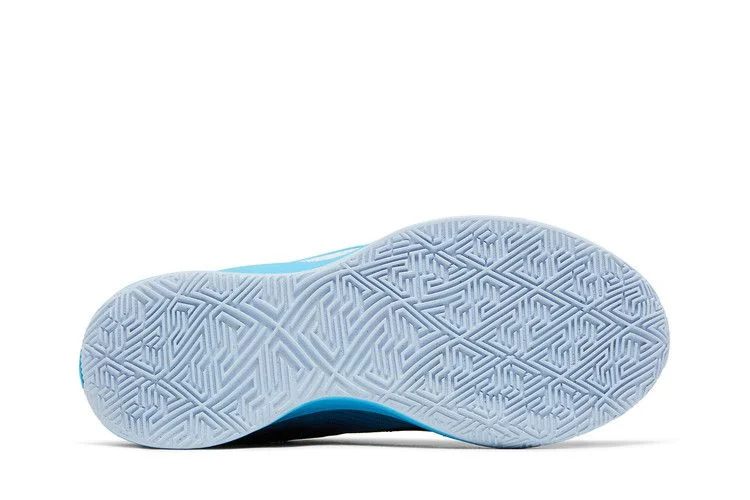Krossovki-Nike-Giannis-Freak-6-Christmas-Pack-3