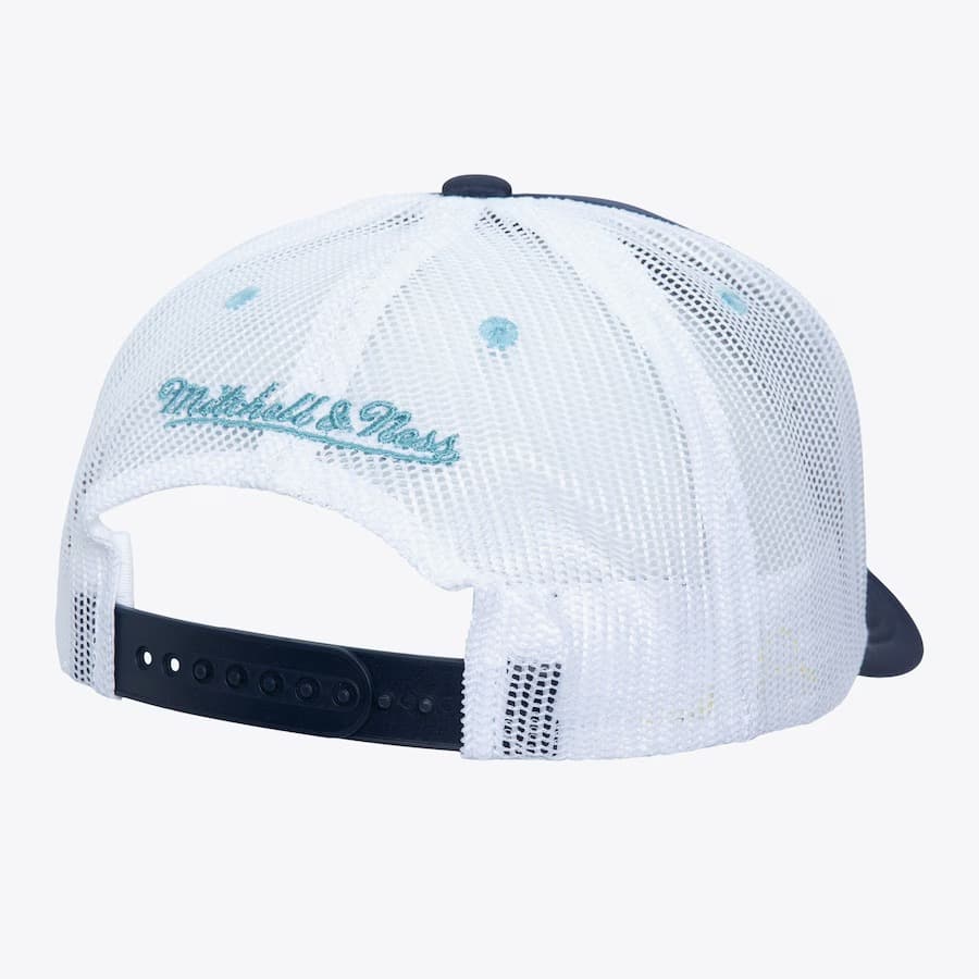 Бейсболка Mitchell & Ness Navy Seattle Kraken Sideline Trucker Snapback Hat