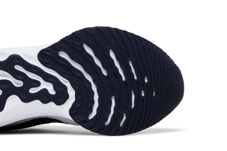react-infinity-run-flyknit-3-college-navy-bright-crimson-fd0364-419_04