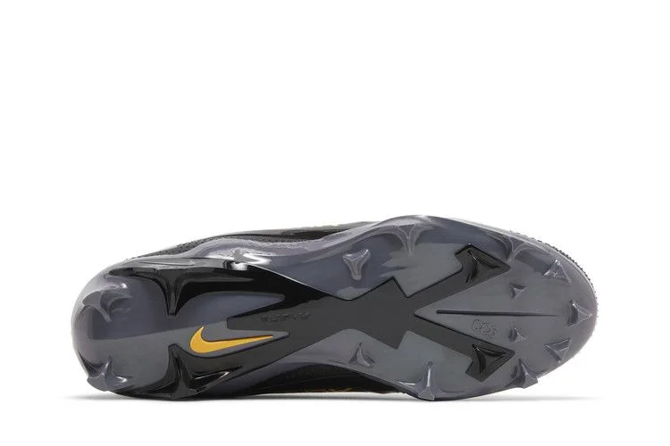 Krossovki-Saquon-Barkley-x-Nike-Alpha-Menace-4-Elite-Panther-3