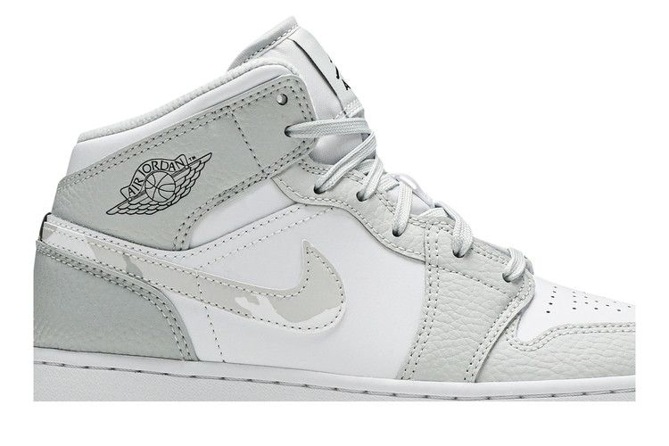 air-jordan-1-mid-se-gs-swoosh-logo-grey-camo-dd3235-100_01